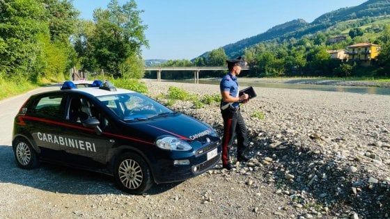 Nudisti lungo i fiumi nel Bolognese, loro si giustificano: "Avevo la sabbia nel costume" 