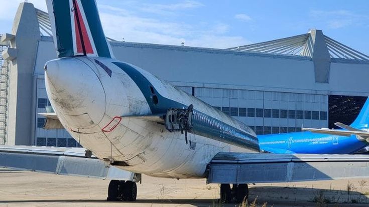 Alitalia, ultima turbolenza: via 2059 persone