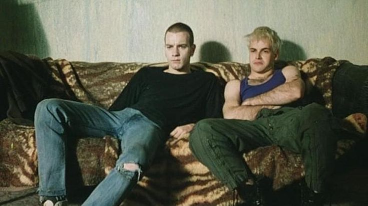 Tra i ventenni che di notte scoprono al cinema “Trainspotting” trent’anni dopo