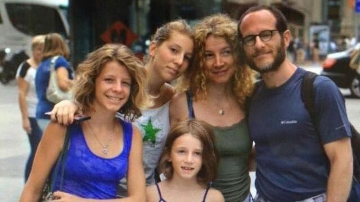 “Ho scritto un romanzo per ritrovare Maia e Micol, le mie due figlie perdute”