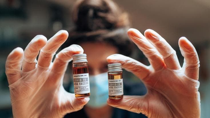 Vaccini a mRna: una nuova revisione ne conferma sicurezza ed efficacia