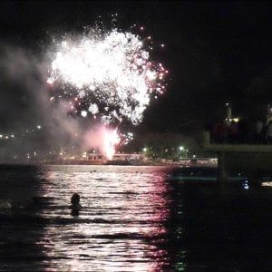 I giochi di fuoco sulla spiaggia: gli appuntamenti di martedì 15