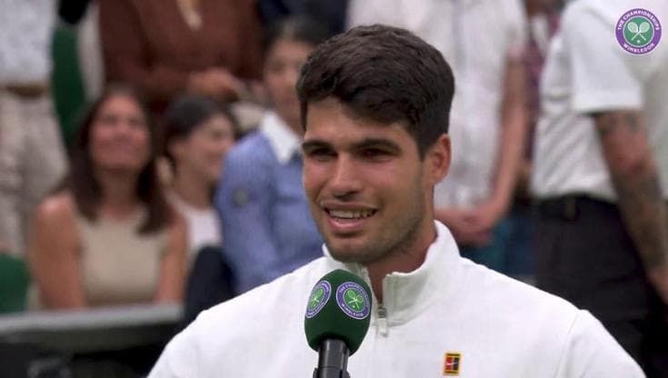 Alcaraz vince il suo match a Wimbledon e subito chiede: "Cosa sta facendo la Spagna?"