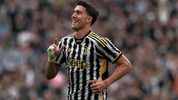 Vlahovic ai tifosi della Juventus: “Faremo grandi cose”