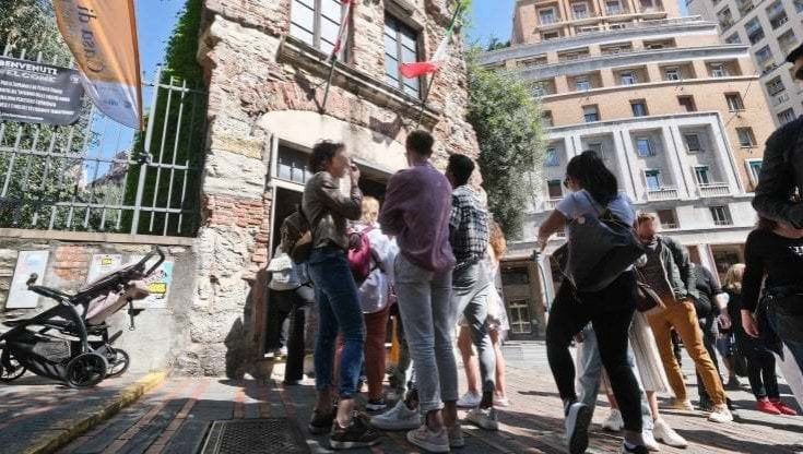 Liguria, aumentano i turisti ma soffrono gli alberghi: “Colpa di affitti in nero” 