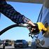 Benzina, i rincari non frenano i consumi. I petrolieri: “Vendite praticamente uguali”