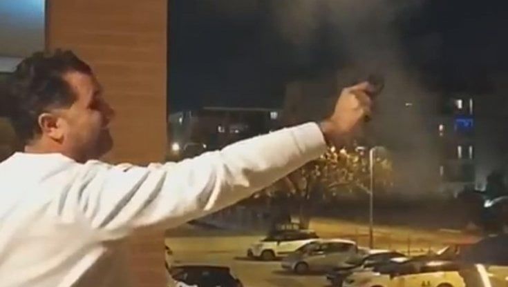 Sparò dal balcone a Capodanno, il presidente del consiglio di Foggia non rinuncia alla poltrona: "Non mi dimetto, resto in maggioranza"