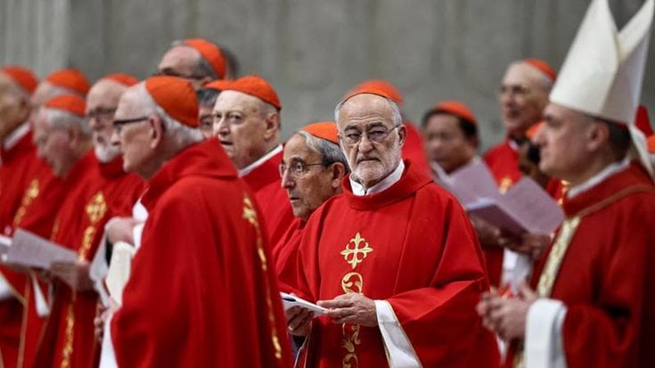 Dal conclave all’accusa di violenza sessuale, il cardinale López Romero si sospende: era un papabile
