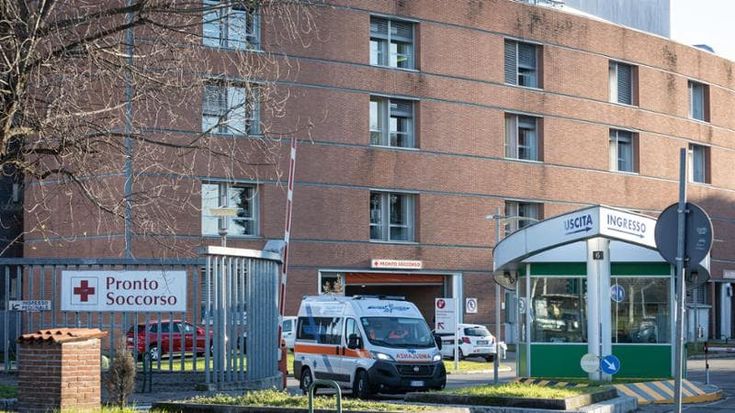 Nel piano d’agosto degli ospedali lombardi sparisce un letto su quattro