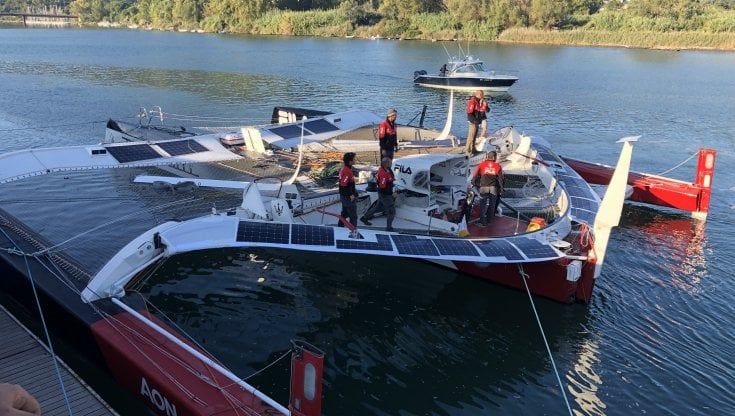 Dallo sport all'ambiente, Giovanni Soldini con il suo "Maserati Multi70" documenta lo stato di salute dei mari del pianeta