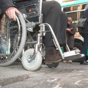 Caltanissetta, al pronto soccorso la sedia a rotelle si prende con monete da un euro