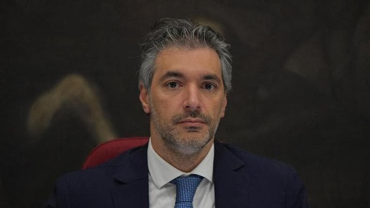 Avola, soldi in contanti all’ex sindaco meloniano per pagare l’affitto: la procura apre un’inchiesta