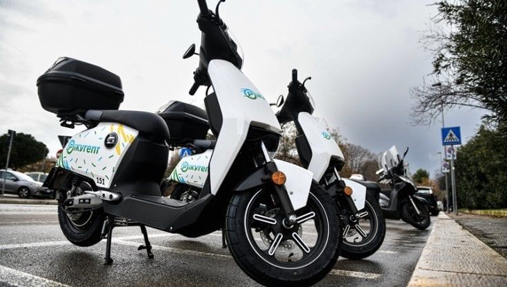 Bari, arrivano anche gli scooter elettrici: 29 centesimi al minuto per noleggiare un mezzo