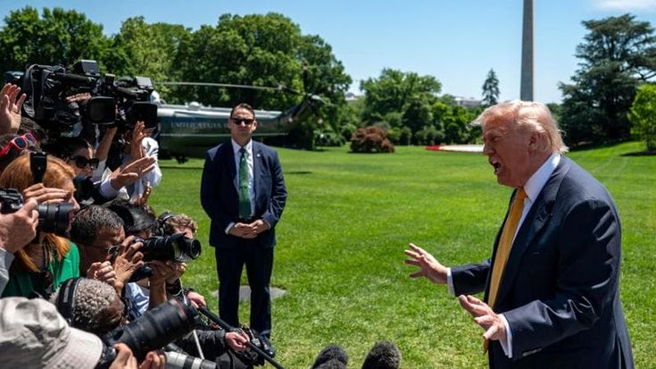 Trump vola a Pechino da Xi: “Siamo amici, andrà bene”. Ma studia l’attacco all’Iran