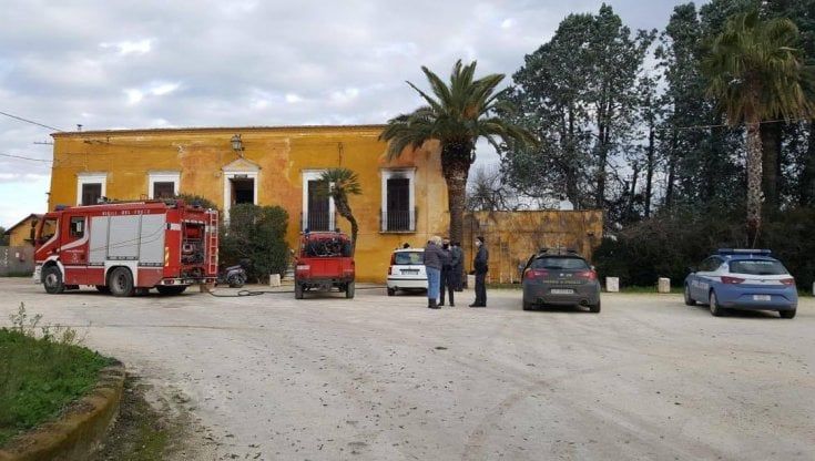 Incendio in una cooperativa agricola a Cerignola, muore il custode 55enne