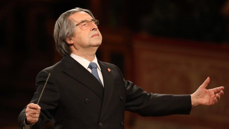 Riccardo Muti a Bari: tre concerti dal vivo al Petruzzelli dal 2 al 4 giugno