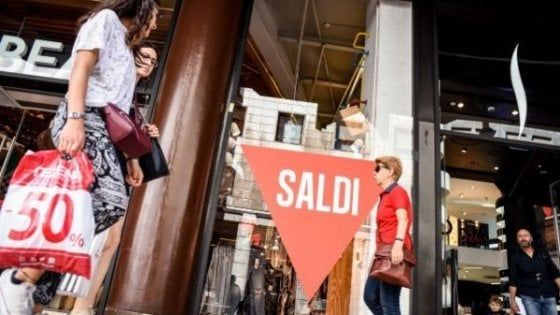 Saldi al via: inaugura la Campania, poi tutte le altre Regioni