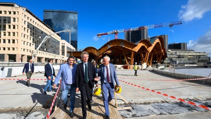 Metrò Napoli, il sindaco: "Aprite le due stazioni al Centro direzionale"