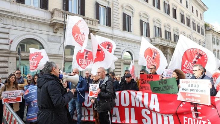 Autonomia, la protesta da Nord a Sud: contro la riforma Spacca-Italia. In piazza a Roma anche Schlein, Conte e Fratoianni