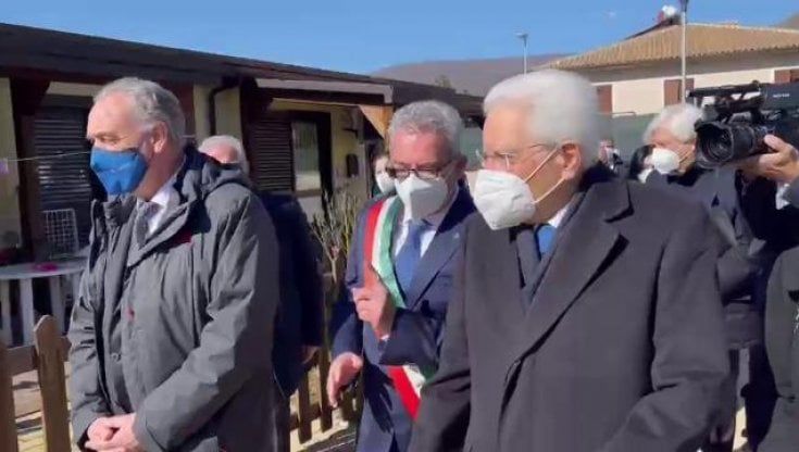 Mattarella a Norcia: "Follia guerra in Ucraina: la pace è in pericolo, questa guerra riguarda tutti noi" 
