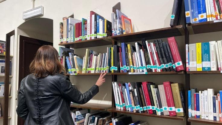 Bari, una biblioteca per tutte le età nel Comune: “Così restituiamo spazi ai cittadini”