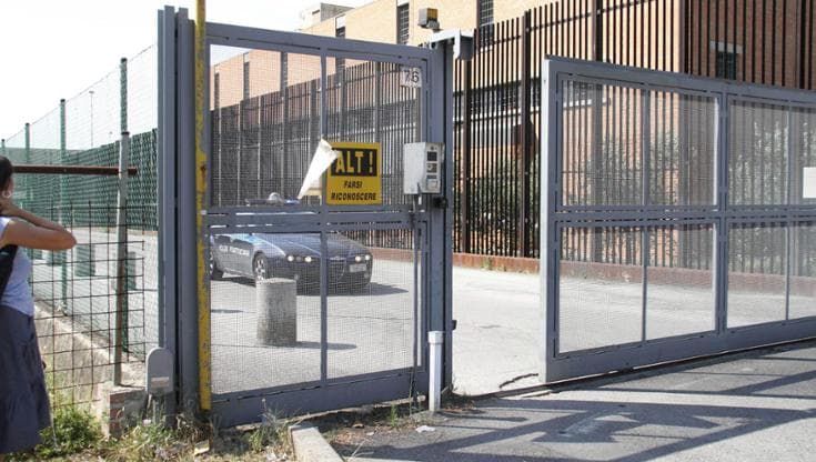 Prato: cella troppo piccola, detenuto esce sette mesi prima