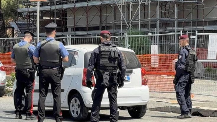 Tor Bella Monaca, stretta dei carabinieri contro spaccio e occupazioni abusive: 11 arresti