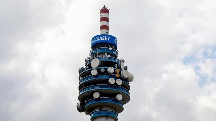 L’Inps multa Mediaset per “irregolarità contrattuali”, l’azienda: “Presentato ricorso”