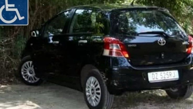 Rubano l'auto a famiglia con bambina disabile, scatta la raccolta fondi nel quartiere Appio Tuscolano