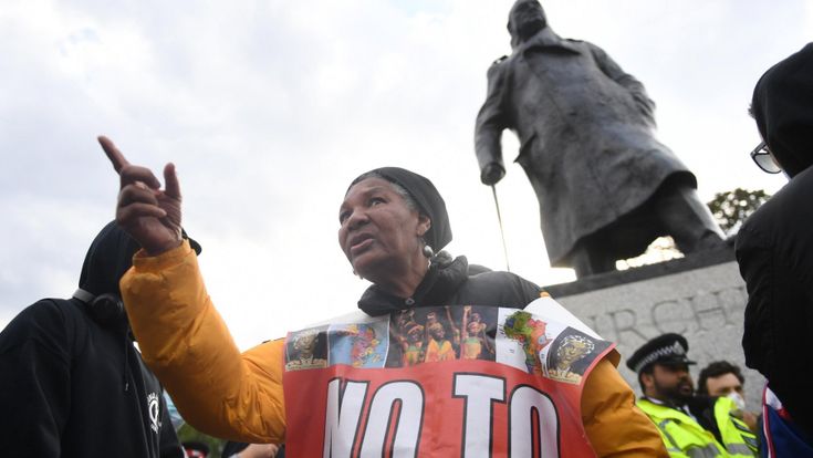 Londra pronta a rimuovere le statue di razzisti e trafficanti di schiavi