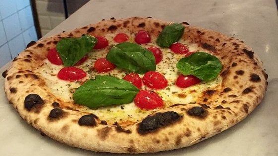 Al Piccolo buco, le sorprese di una pizza a un passo dalla Fontana di Trevi