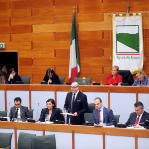 Regione, meno soldi ai gruppi consigliari