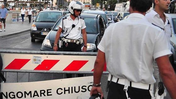 Bari, niente auto per una settimana sul lungomare e corso Vittorio Emanuele: ci sono il G7 e la sagra
