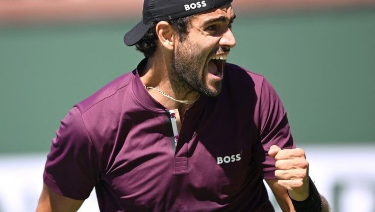 Tennis, Indian Wells: Berrettini avanza agli ottavi, Azarenka scoppia a piangere in campo: "Troppo dolore per la guerra"