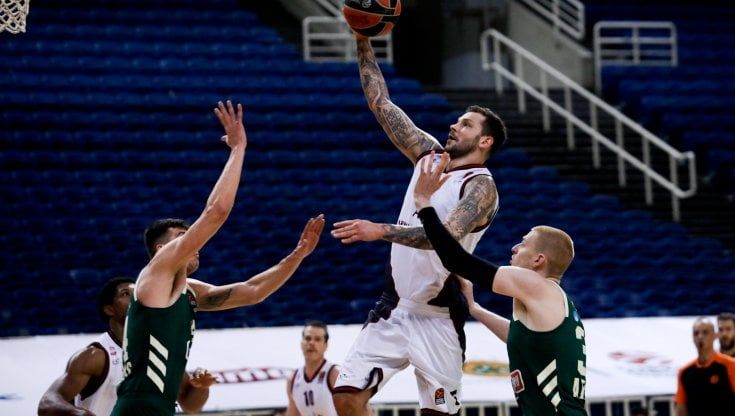 Basket, Eurolega: l'Olimpia Milano spreca, il Panathinaikos la punisce all'overtime
