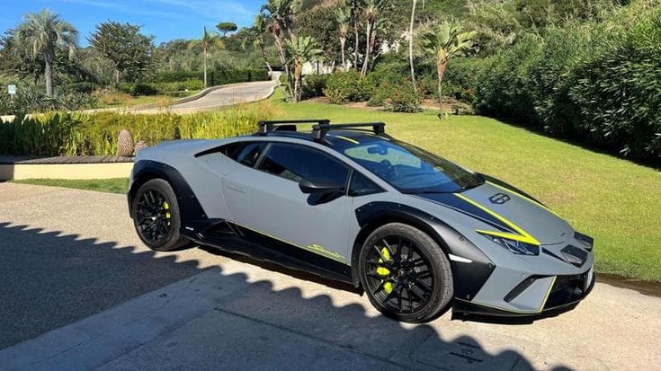 Da Roma a Capo Vaticano, 1.000 km al volante della Lamborghini Huracàn Sterrato
