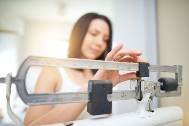 A tavola con lentezza: perché mangiare con calma fa bene alla salute