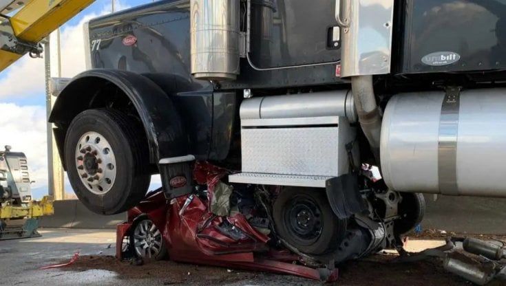 Come essere schiacciati da un camion e salvarsi senza un graffio