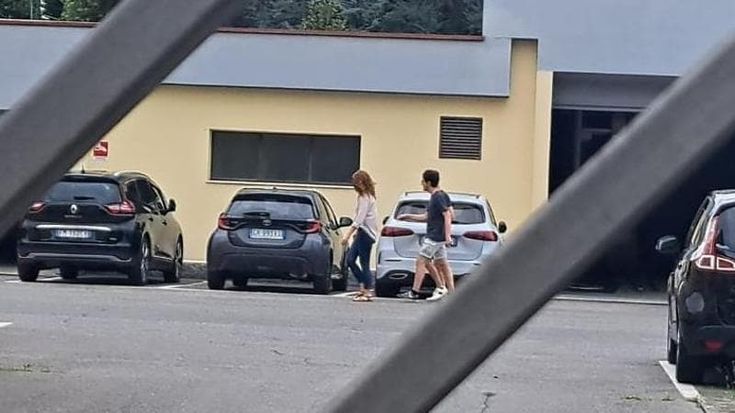Omicidio Sharon Verzeni, di nuovo in caserma il fratello e la sorella di lei. Gli approfondimenti sul rapporto della vittima con Ruocco