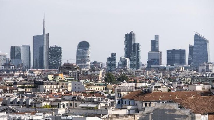 Urbanistica, via a nuove regole: la stretta della giunta Sala per costruire torri e palazzi