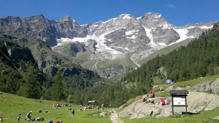Ecopass, ticket, parcheggi blu: così la montagna in Piemonte difende le valli (a pagamento)