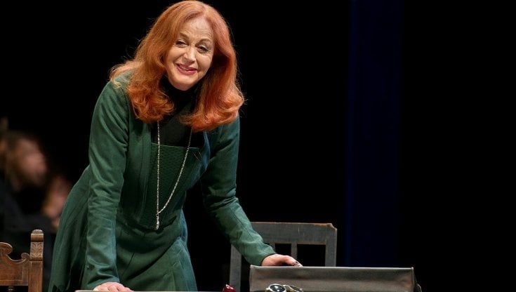 Il ritorno di Andrea Jonasson in "Spettri", radiografia della follia di una famiglia