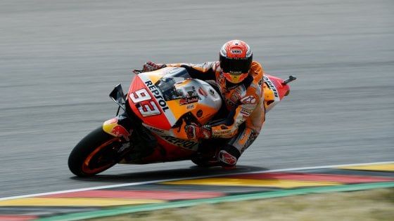 MotoGp, Germania: Marquez in pole, poi Quartararo. Male gli italiani