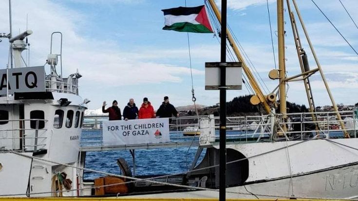 La primaria Daneo diventa una barca: laboratori e presidio in giardino per seguire la Flotilla