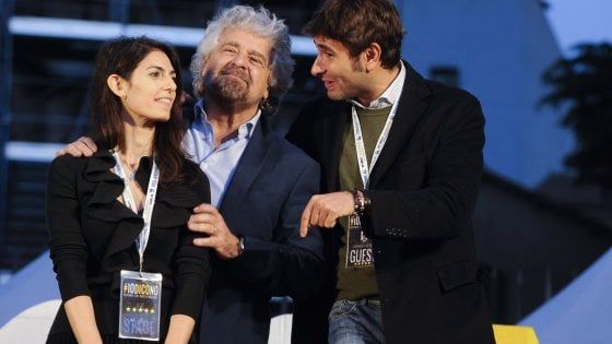 Referendum, Grillo: "Se vince 'no' andremo a Colle". Il premier: "Mi fa ridere"