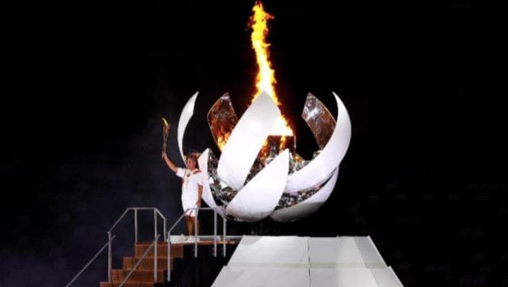 Tokyo 2020, la cerimonia di apertura delle Olimpiadi nello stadio vuoto: i momenti più importanti dell'evento
