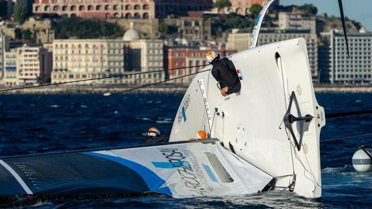 America’s Cup, la scuffia dei francesi a Napoli: barca riparata, oggi tornano in regata