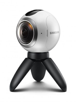 Samsung Gear 360, una videocamera da realtà virtuale