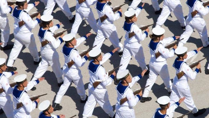 Marina Militare, prescritta la violenza sessuale: il sottufficiale “eroe” se la cava con 6 mesi di sospensione