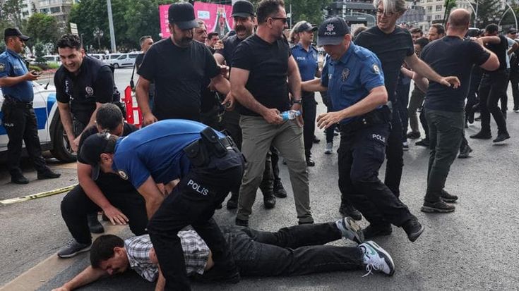 Ankara, città blindata: arrestati i manifestanti contrari al summit Nato